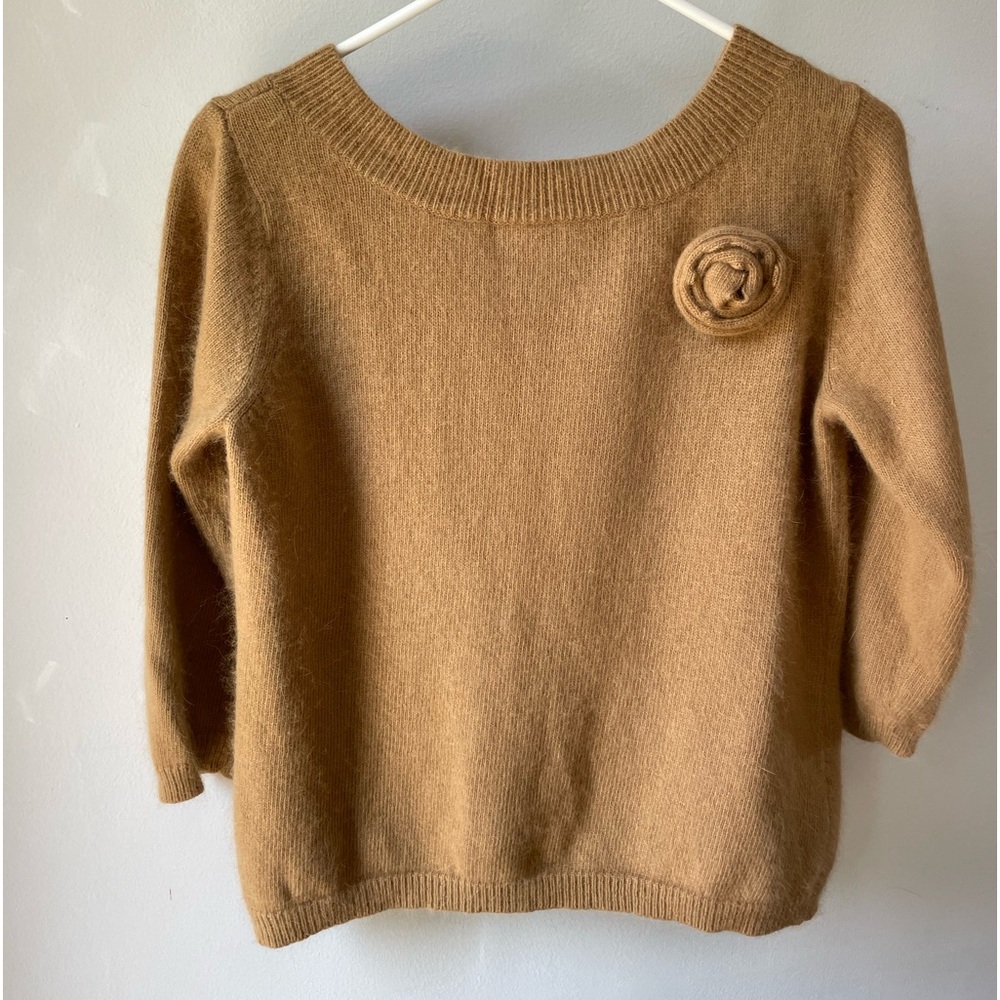 Access, A Liz Claiborne Company Light Brown/Tan Sweater with Rosette.